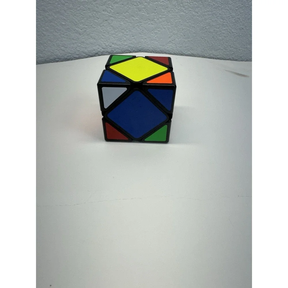 QiYi Skewb Speed Cube Black Plastic Magic Twist Puzzle 6970647061624